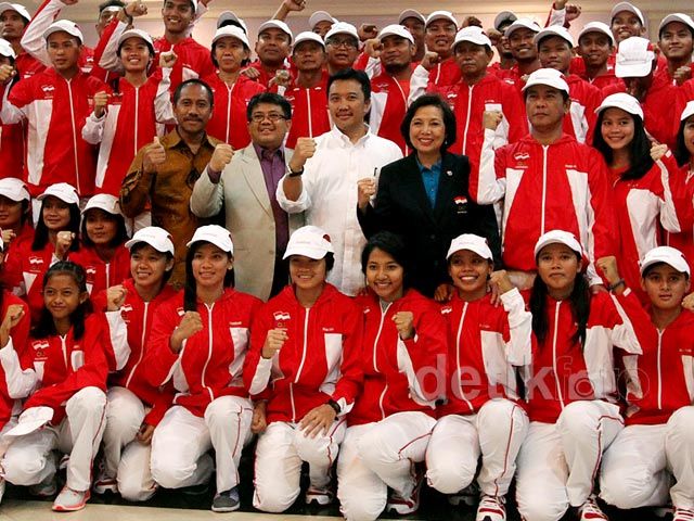 Menpora Lepas Rombongan Atlet ABG 2014