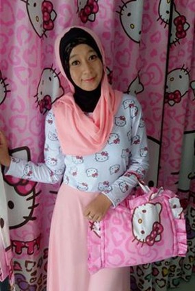 Koleksi Hello Kitty, Warga Karawang Ini Backpacker ke Jepang