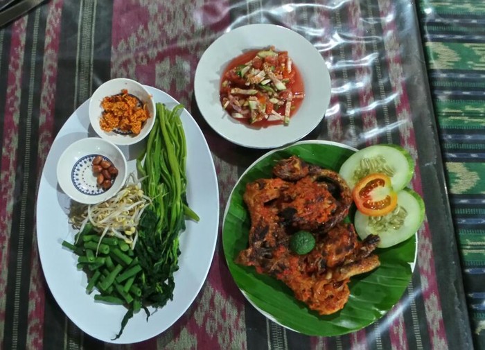 Begini Pembuatan Ayam Taliwang Legendaris di Lombok