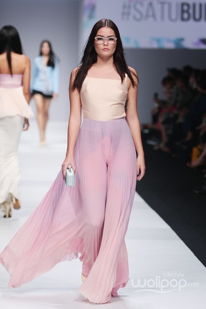 Olivia Jensen X Acha Septiasa Grazia. Jakarta Fashion Week 2015 at Senayan City. Jakarta. [Foto: Mohammad Abduh/Wolipop]