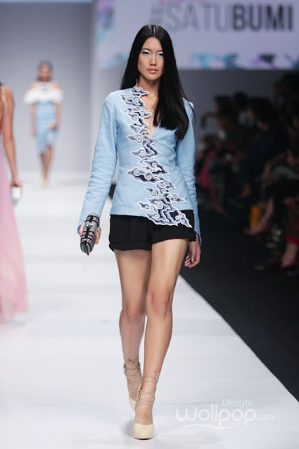 Olivia Jensen X Acha Septiasa Grazia. Jakarta Fashion Week 2015 at Senayan City. Jakarta. [Foto: Mohammad Abduh/Wolipop]