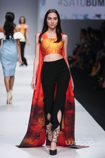 Olivia Jensen X Acha Septiasa Grazia. Jakarta Fashion Week 2015 at Senayan City. Jakarta. [Foto: Mohammad Abduh/Wolipop]