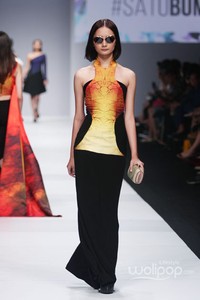 Olivia Jensen X Acha Septiasa Grazia. Jakarta Fashion Week 2015 at Senayan City. Jakarta. [Foto: Mohammad Abduh/Wolipop]