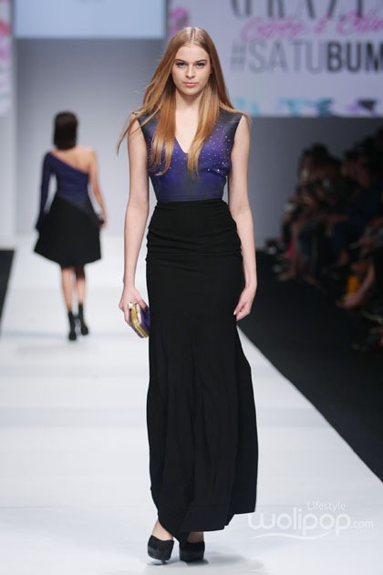 Olivia Jensen X Acha Septiasa Grazia. Jakarta Fashion Week 2015 at Senayan City. Jakarta. [Foto: Mohammad Abduh/Wolipop]