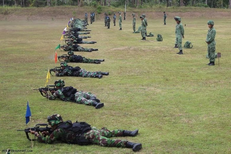 2 WNI Ikut Wamil, Panglima Militer Singapura Telepon Jenderal Moeldoko 2 WNI Ikut Wamil, Panglima Militer Singapura Telepon Jenderal Moeldoko