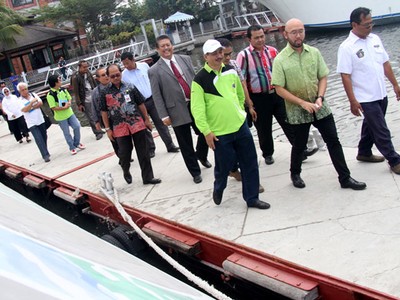 Menpar Kunjungi Dermaga Kapal Pesiar Marina Batavia