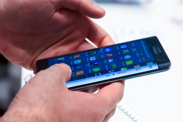 Review Galaxy Note Edge: Cuma Gimmick atau Menarik?