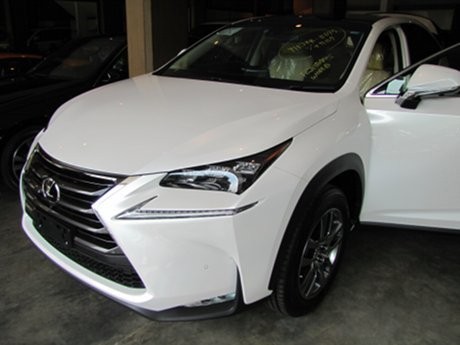 Ini Dia Mobil CBU yang Tengah Hot di Jakarta