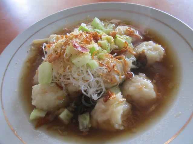 Saat Udara Dingin, Enaknya Makan Tekwan yang Hangat Gurih