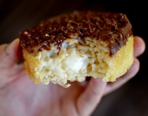 Ramnut, Paduan Donat dan Ramen Berisi Custard Lembut