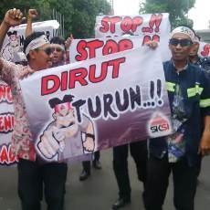Karyawan Semen Indonesia Tuntut Dirut Mundur