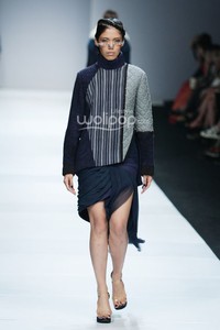 Priyo Oktaviano African Blu. Dewi Fashion Knights. Jakarta Fashion Week 2015 at Senayan City. Jakarta. [Foto: Mohammad Abduh/Wolipop]