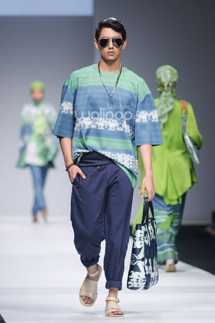 Itang Yunasz Exotic Journey. Jakarta Fashion Week 2015 at Senayan City. Jakarta. [Foto: Mohammad Abduh/Wolipop]