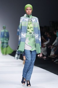 Itang Yunasz Exotic Journey. Jakarta Fashion Week 2015 at Senayan City. Jakarta. [Foto: Mohammad Abduh/Wolipop]