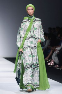 Itang Yunasz Exotic Journey. Jakarta Fashion Week 2015 at Senayan City. Jakarta. [Foto: Mohammad Abduh/Wolipop]