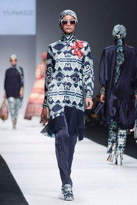 Itang Yunasz Exotic Journey. Jakarta Fashion Week 2015 at Senayan City. Jakarta. [Foto: Mohammad Abduh/Wolipop]