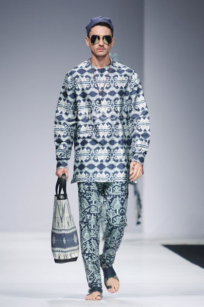 Itang Yunasz Exotic Journey. Jakarta Fashion Week 2015 at Senayan City. Jakarta. [Foto: Mohammad Abduh/Wolipop]