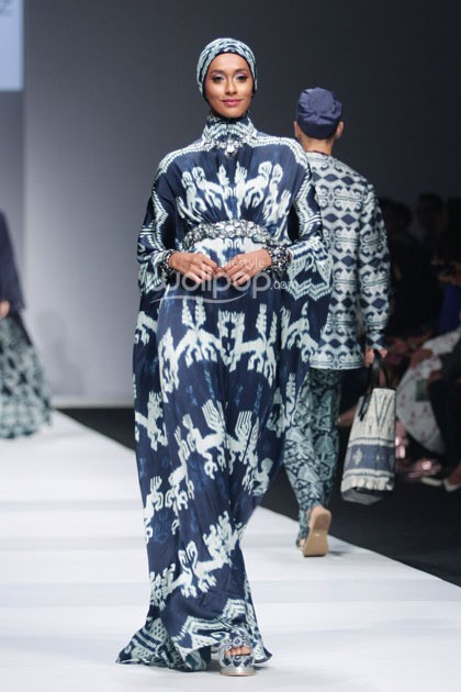 Itang Yunasz Exotic Journey. Jakarta Fashion Week 2015 at Senayan City. Jakarta. [Foto: Mohammad Abduh/Wolipop]