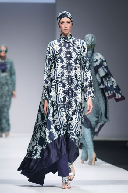 Itang Yunasz Exotic Journey. Jakarta Fashion Week 2015 at Senayan City. Jakarta. [Foto: Mohammad Abduh/Wolipop]