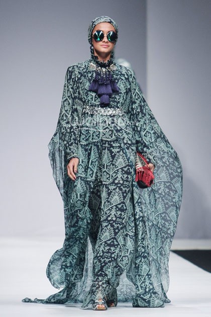 Itang Yunasz Exotic Journey. Jakarta Fashion Week 2015 at Senayan City. Jakarta. [Foto: Mohammad Abduh/Wolipop]