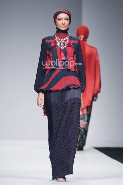 Itang Yunasz Exotic Journey. Jakarta Fashion Week 2015 at Senayan City. Jakarta. [Foto: Mohammad Abduh/Wolipop]