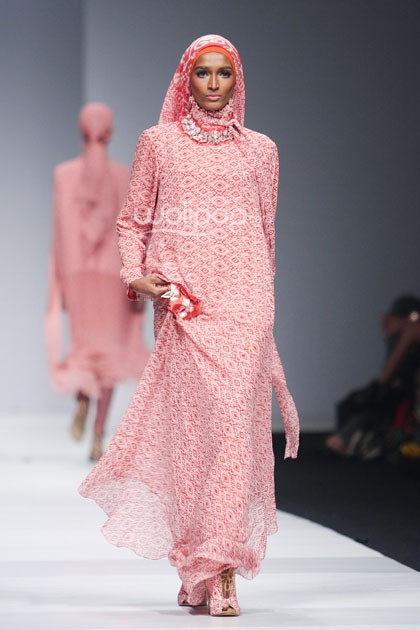 Itang Yunasz Exotic Journey. Jakarta Fashion Week 2015 at Senayan City. Jakarta. [Foto: Mohammad Abduh/Wolipop]