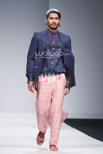 Itang Yunasz Exotic Journey. Jakarta Fashion Week 2015 at Senayan City. Jakarta. [Foto: Mohammad Abduh/Wolipop]