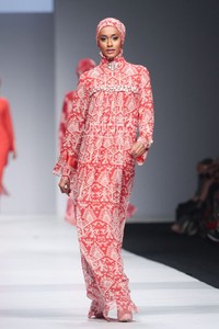 Itang Yunasz Exotic Journey. Jakarta Fashion Week 2015 at Senayan City. Jakarta. [Foto: Mohammad Abduh/Wolipop]