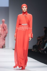 Itang Yunasz Exotic Journey. Jakarta Fashion Week 2015 at Senayan City. Jakarta. [Foto: Mohammad Abduh/Wolipop]