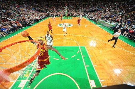 41 Poin James Motori Comeback Cavs atas Celtics