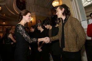 Bertemu Langsung dengan Kate Middleton, Harry Styles Mengaku Gugup