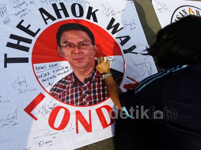Aksi Dukung Ahok di Bundaran HI