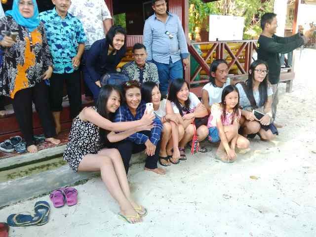 Syarat Selfie Bersama Menteri Susi: Jangan Buang Sampah Sembarangan