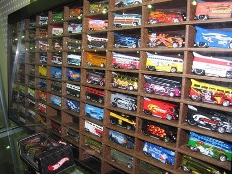 Kolektor: Die Cast Obat Stress