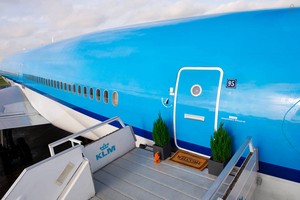 Wow! Pesawat KLM Disulap Jadi Penginapan Mewah