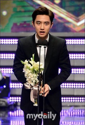 D.O EXO Raih Best New Actor di APAN Star Awards 2014
