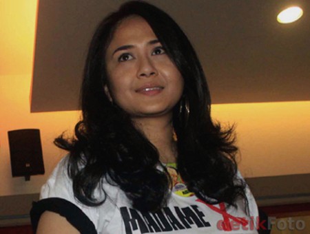 Ria Irawan Minta Julia Perez Pikir-pikir Lagi untuk Tanam Sperma