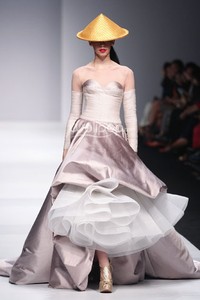 Yogie Pratama Une affaire de Femmes. Ikatan Perancang Mode Indonesia. Jakarta Fashion Week 2015 at Senayan City. Jakarta. [Foto: Mohammad Abduh/Wolipop]