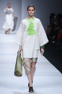 Carmanita Ikatan Perancang Mode Indonesia. Jakarta Fashion Week 2015 at Senayan City. Jakarta. [Foto: Mohammad Abduh/Wolipop]