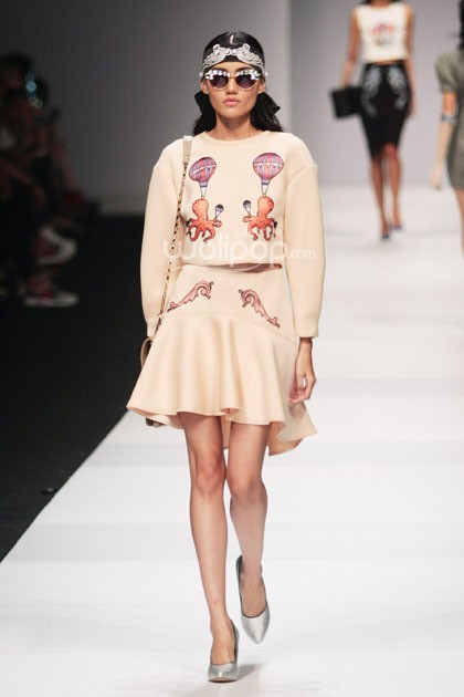 Disaya Tui by Disaya Sorakraikitikul.  Jakarta Fashion Week 2015 at Senayan City. Jakarta. [Foto: Mohammad Abduh/Wolipop]