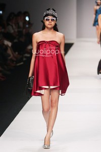 Disaya Tui by Disaya Sorakraikitikul.  Jakarta Fashion Week 2015 at Senayan City. Jakarta. [Foto: Mohammad Abduh/Wolipop]