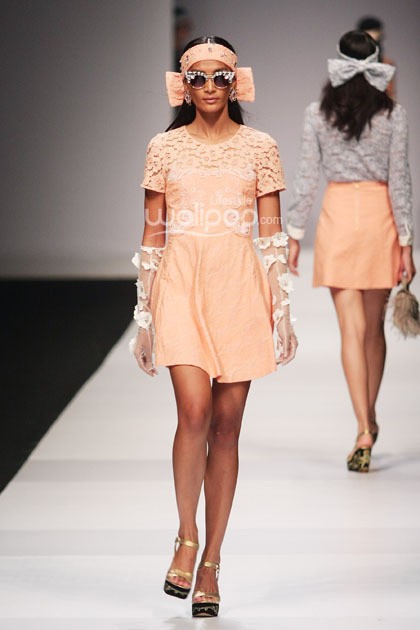 Disaya Tui by Disaya Sorakraikitikul.  Jakarta Fashion Week 2015 at Senayan City. Jakarta. [Foto: Mohammad Abduh/Wolipop]