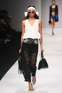 Disaya Tui by Disaya Sorakraikitikul.  Jakarta Fashion Week 2015 at Senayan City. Jakarta. [Foto: Mohammad Abduh/Wolipop]