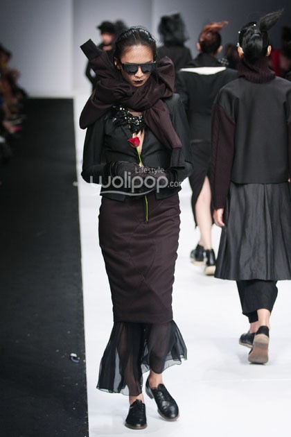 Tri Handoko Requiem. Ikatan Perancang Mode Indonesia. Jakarta Fashion Week 2015 at Senayan City. Jakarta. [Foto: Mohammad Abduh/Wolipop]