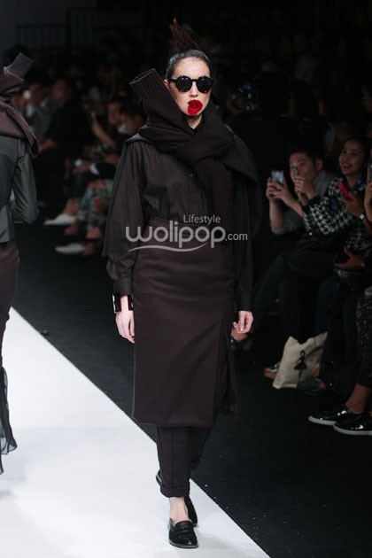 Tri Handoko Requiem. Ikatan Perancang Mode Indonesia. Jakarta Fashion Week 2015 at Senayan City. Jakarta. [Foto: Mohammad Abduh/Wolipop]