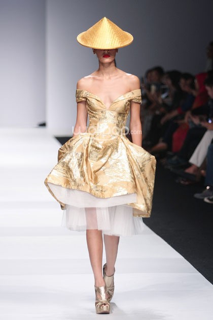 Yogie Pratama Une affaire de Femmes. Ikatan Perancang Mode Indonesia. Jakarta Fashion Week 2015 at Senayan City. Jakarta. [Foto: Mohammad Abduh/Wolipop]