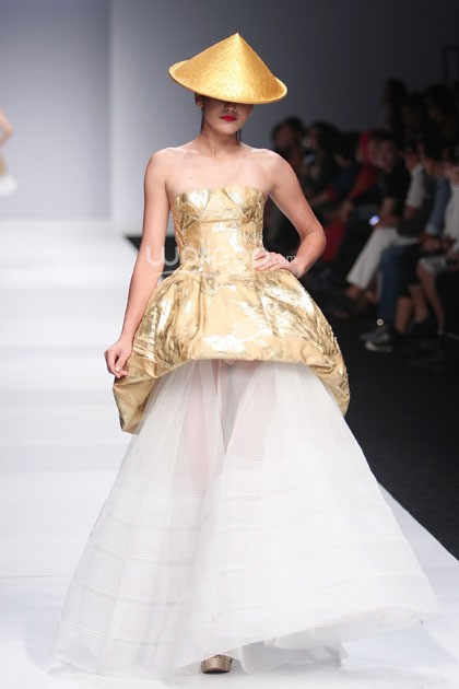 Yogie Pratama Une affaire de Femmes. Ikatan Perancang Mode Indonesia. Jakarta Fashion Week 2015 at Senayan City. Jakarta. [Foto: Mohammad Abduh/Wolipop]