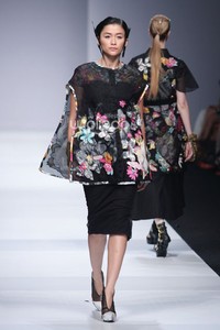 Mel Ahyar Suvarnabhumi Ikatan Perancang Mode Indonesia. Jakarta Fashion Week 2015 at Senayan City. Jakarta. [Foto: Mohammad Abduh/Wolipop]