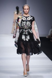 Mel Ahyar Suvarnabhumi Ikatan Perancang Mode Indonesia. Jakarta Fashion Week 2015 at Senayan City. Jakarta. [Foto: Mohammad Abduh/Wolipop]