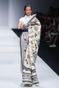 Danny Satriadi Ikatan Perancang Mode Indonesia. Jakarta Fashion Week 2015 at Senayan City. Jakarta. [Foto: Mohammad Abduh/Wolipop]